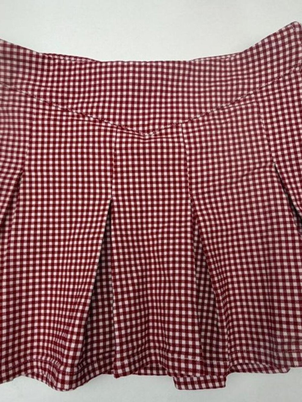 windsor red gingham pleated mini skirt w/ built-in shorts (XS)